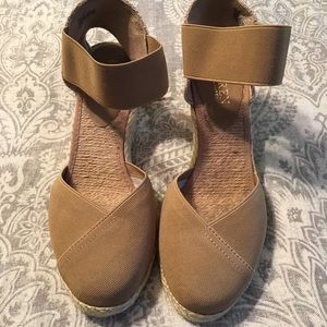 Ralph Lauren Wedges in Tan